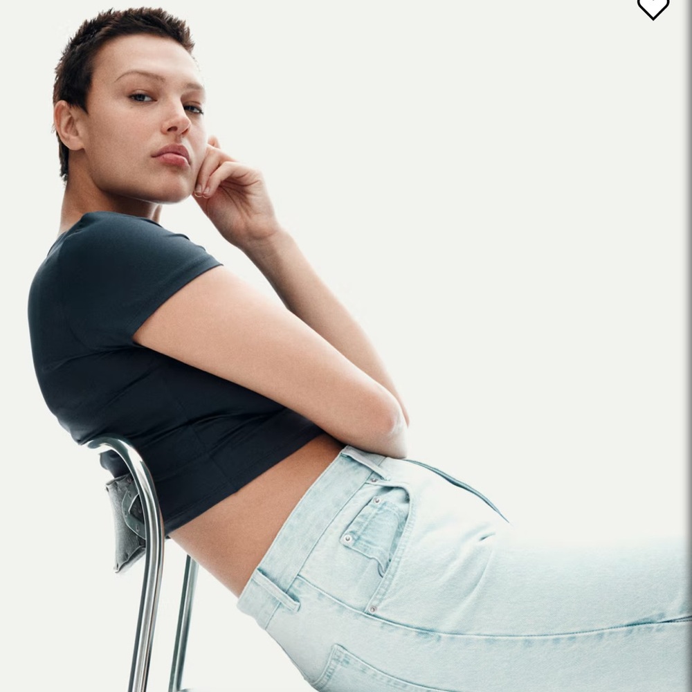 H&M Gray Crop Top Casual Essential